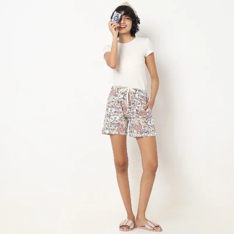 Regular Fit Floral Mid Rise Lounge Shorts