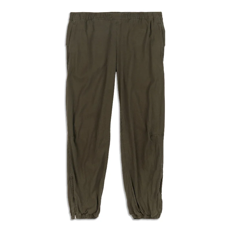 Essential Affinity Mid Rise Jogger - Resale